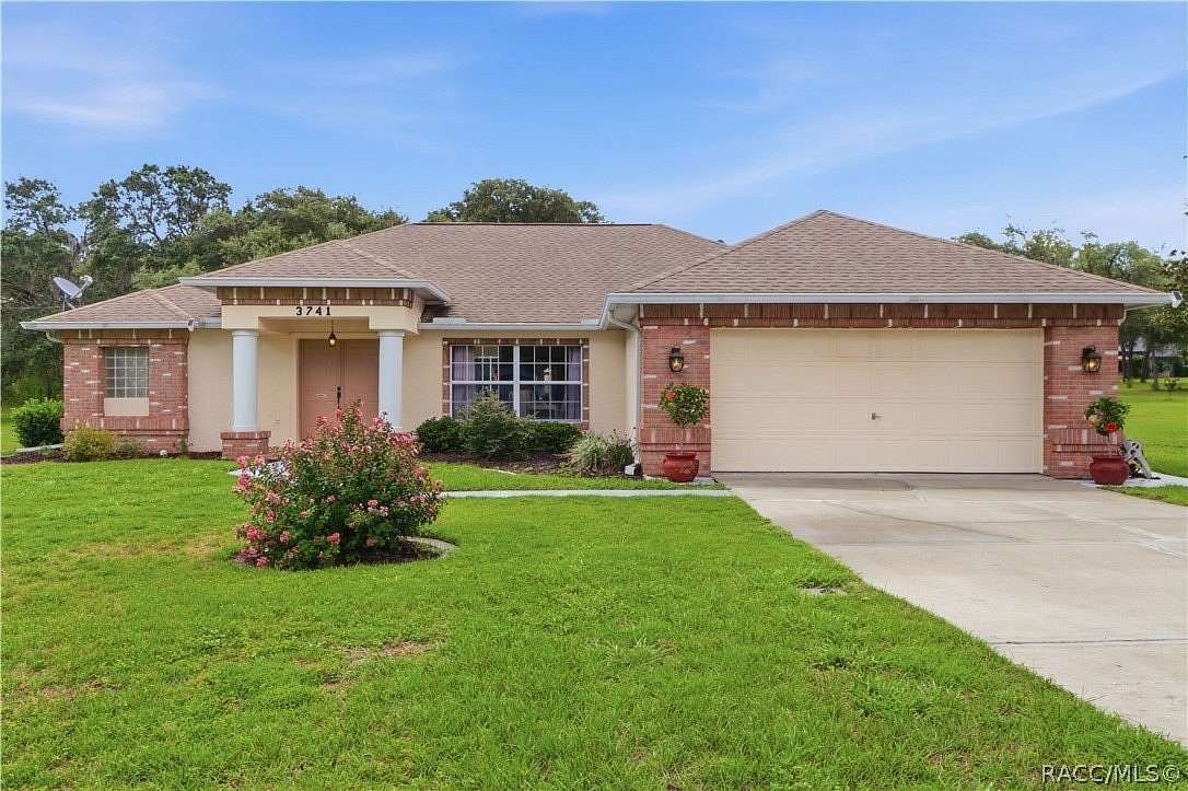 1.58 Acres of Land with Home for Sale in Dunnellon, Florida