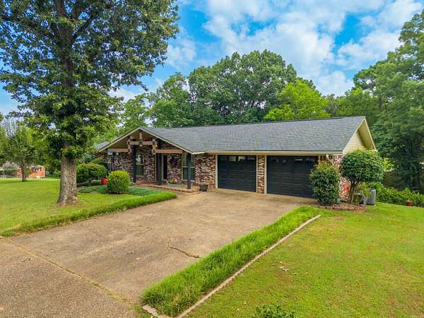 1.7 Acres of Land with Home for Sale in Hot Springs, Arkansas