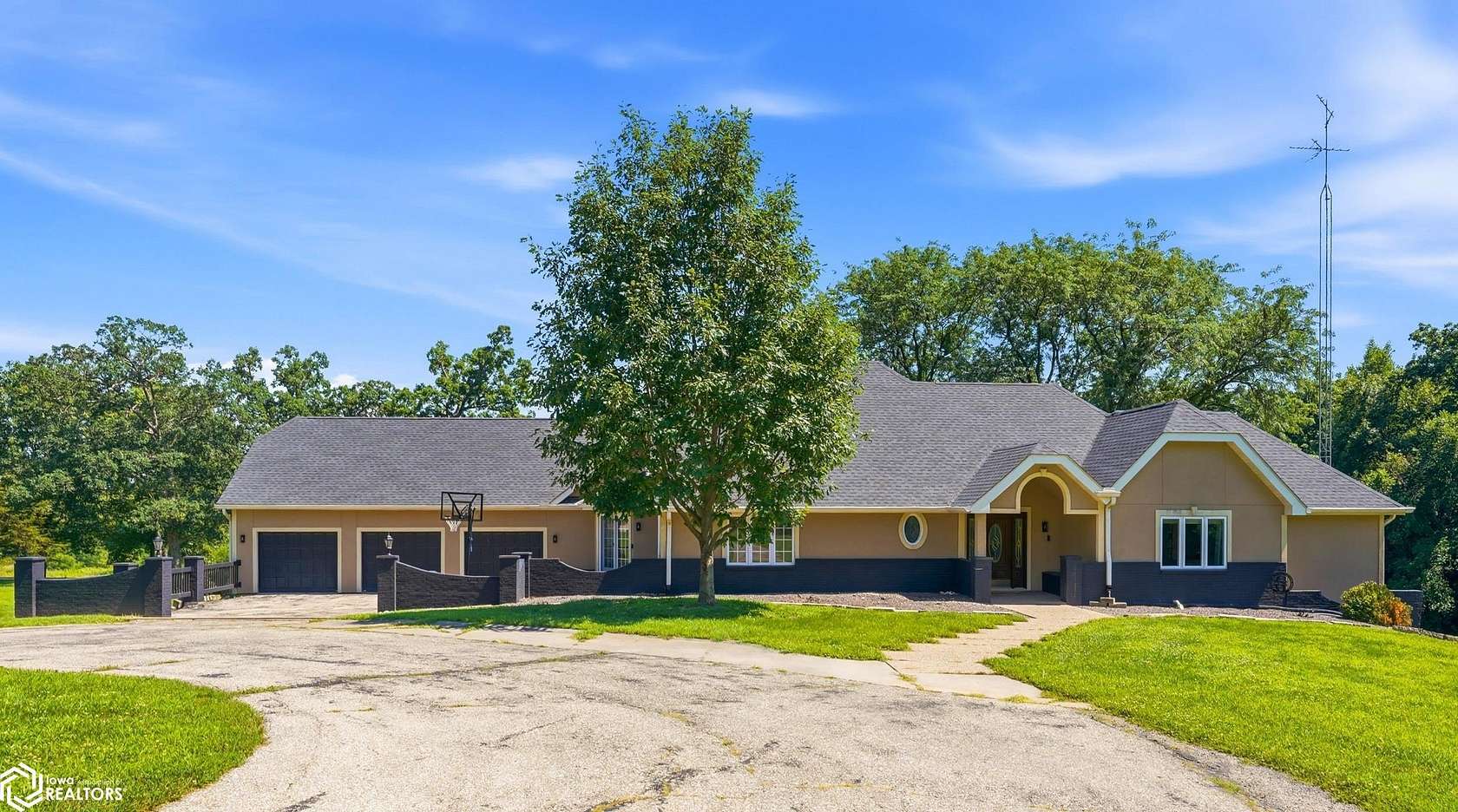 2.46 Acres of Land with Home for Sale in Burlington, Iowa