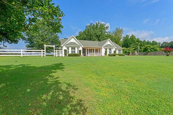 1.73 Acres of Land with Home for Sale in Moscow, Tennessee