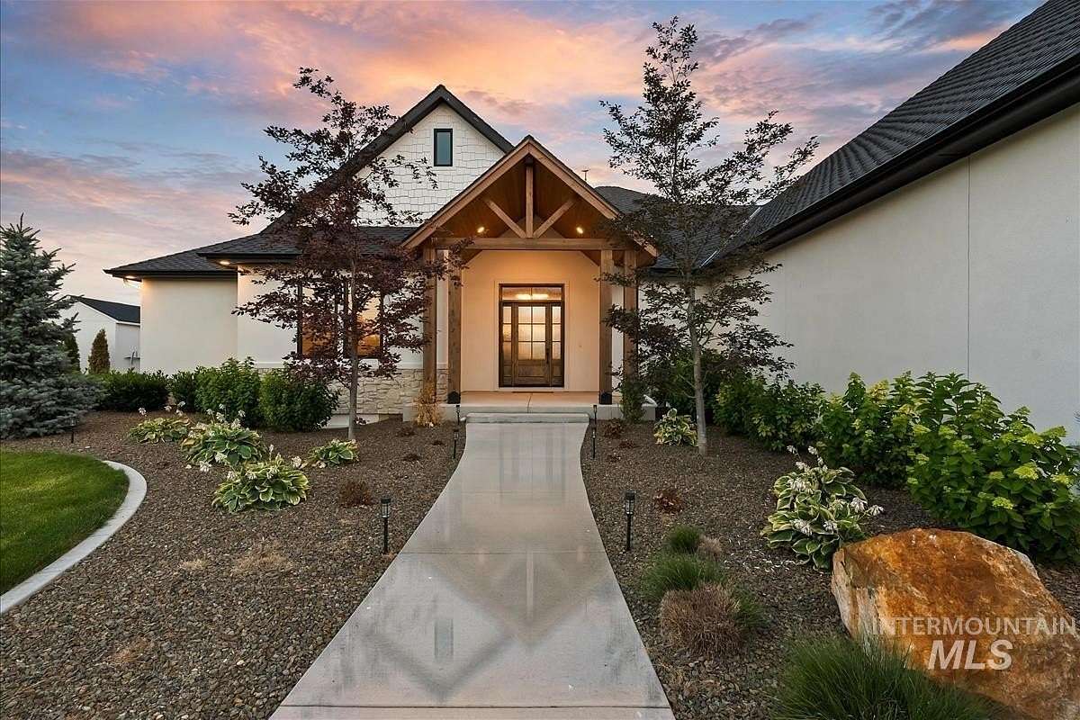 2.1 Acres of Land with Home for Sale in Nampa, Idaho