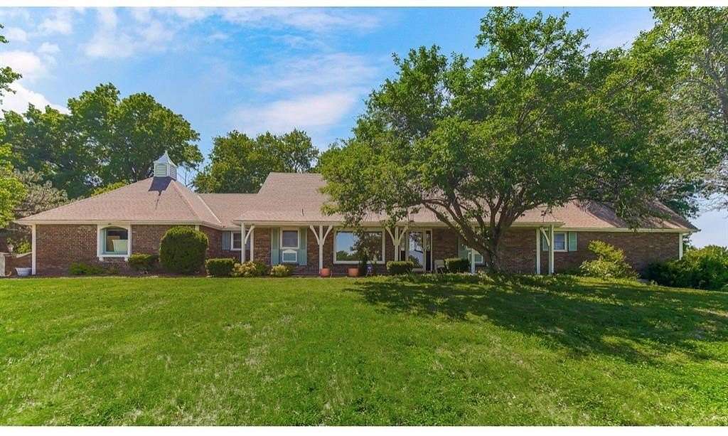 4.72 Acres of Land with Home for Sale in Kansas City, Kansas