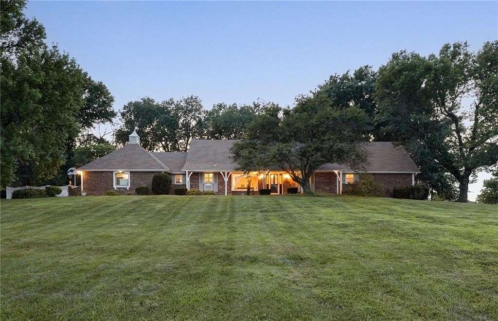 4.72 Acres of Land with Home for Sale in Kansas City, Kansas