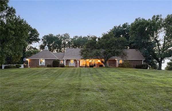 4.72 Acres of Land with Home for Sale in Kansas City, Kansas