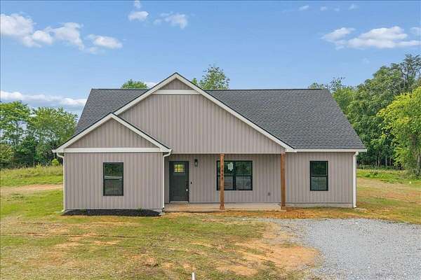 1.58 Acres of Land with Home for Sale in Moneta, Virginia