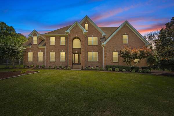 2.19 Acres of Land with Home for Sale in Franklin, Tennessee