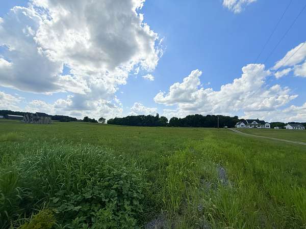 5 Acres of Residential Land for Sale in Portland, Tennessee