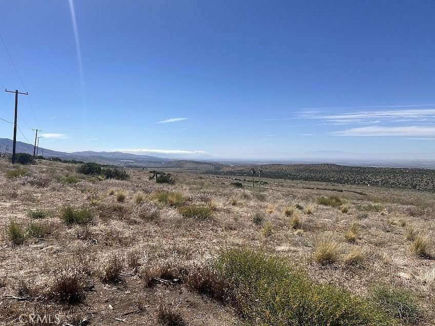 20 Acres of Land for Sale in Llano, California