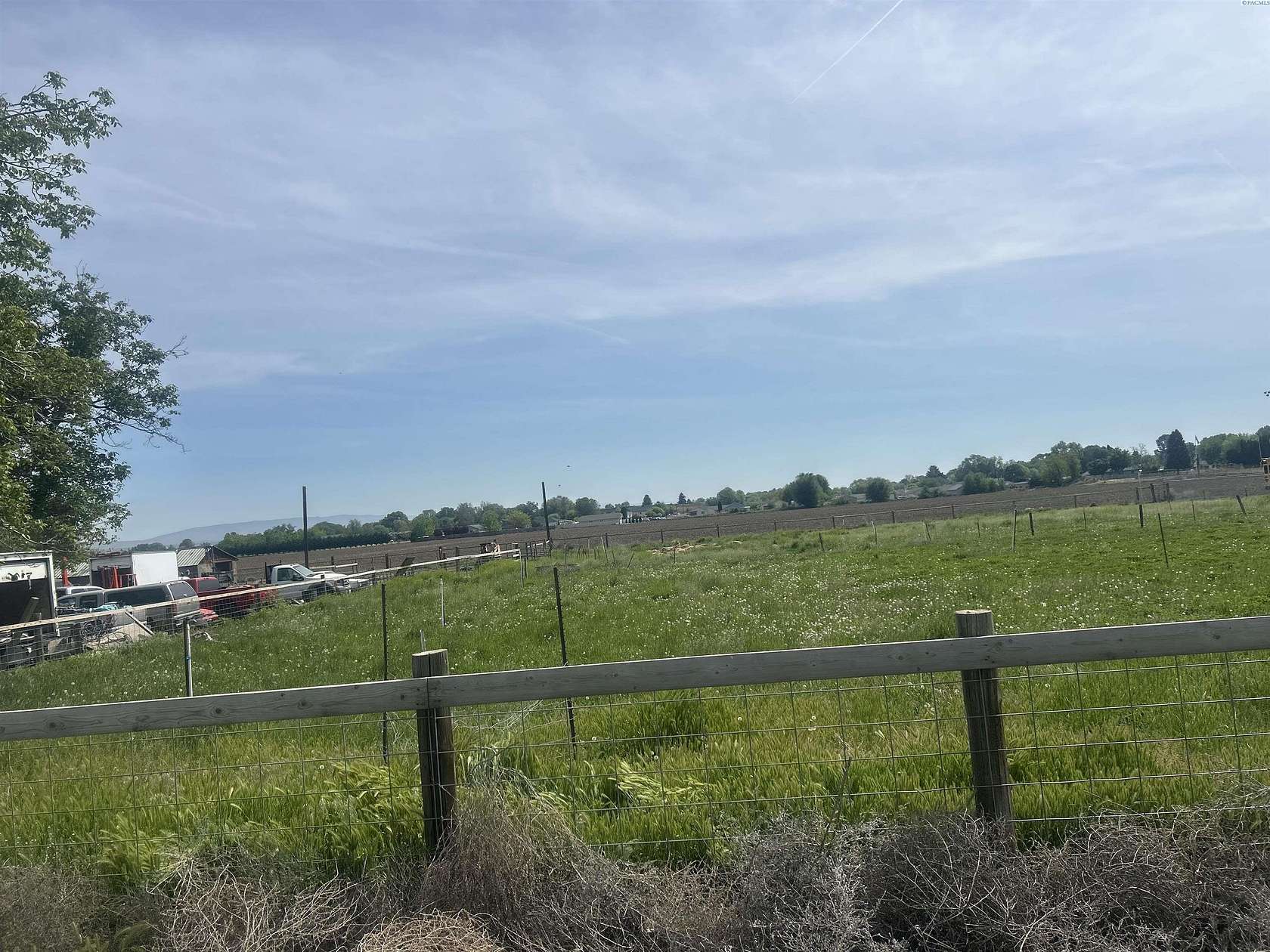 0.5 Acres of Commercial Land for Sale in Granger, Washington
