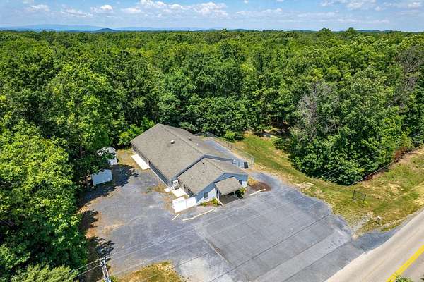 4.6 Acres of Improved Mixed-Use Land for Sale in Lyndhurst, Virginia