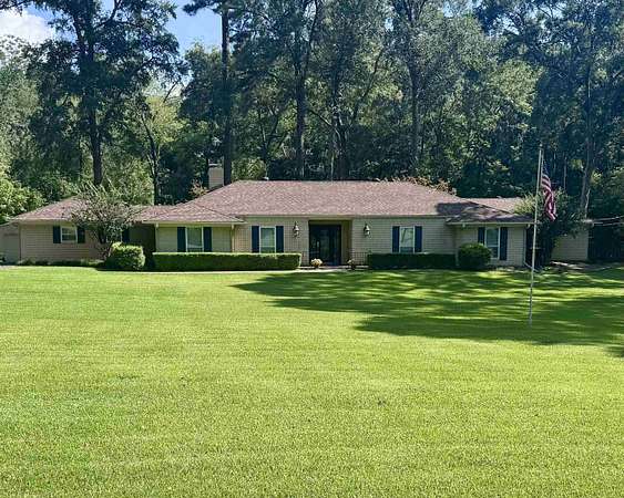 2.64 Acres of Land with Home for Sale in Henderson, Texas
