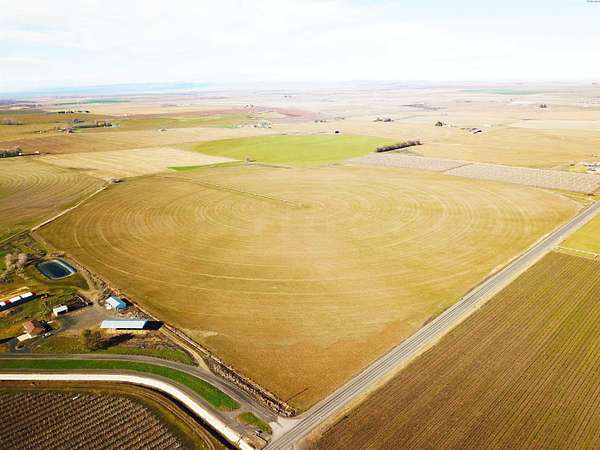 161 Acres of Improved Agricultural Land for Sale in Othello, Washington
