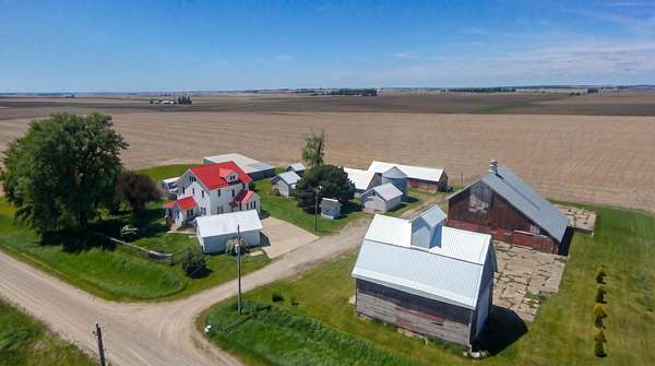 2.16 Acres of Land with Home for Sale in Dysart, Iowa