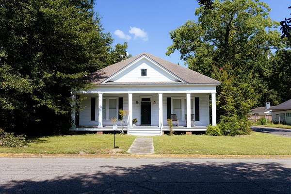 7 Acres of Land with Home for Sale in Columbia, Mississippi