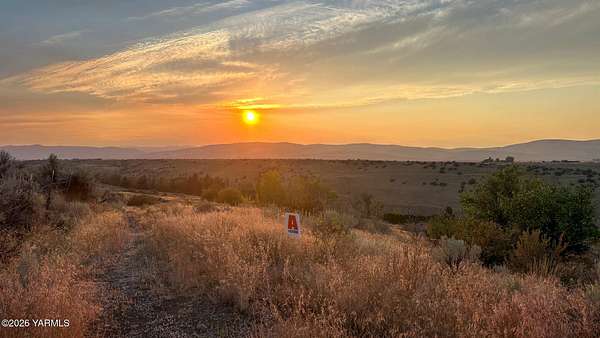 5 Acres of Residential Land for Sale in Yakima, Washington