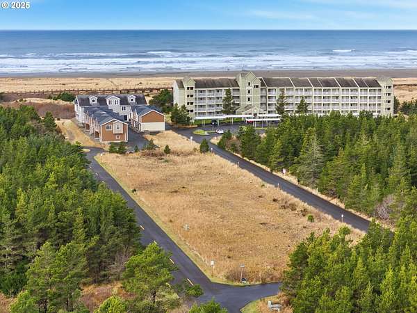 0.92 Acres of Commercial Land for Sale in Long Beach, Washington