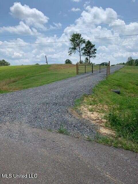 10 Acres of Land for Sale in Byhalia, Mississippi