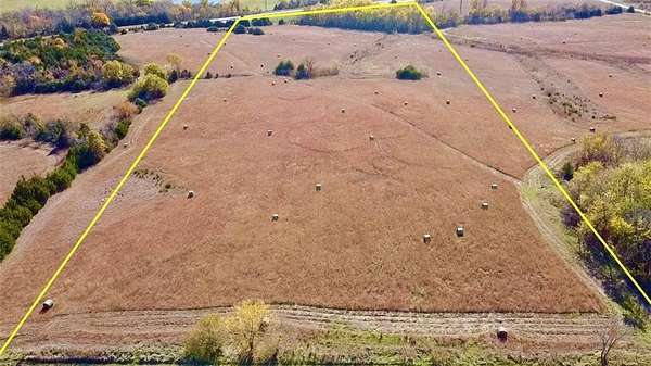 17.3 Acres of Land for Sale in Tonganoxie, Kansas