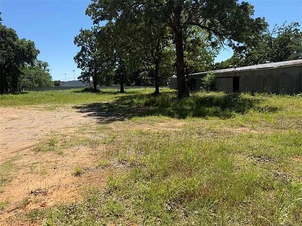 2.52 Acres of Residential Land for Sale in Colbert, Oklahoma