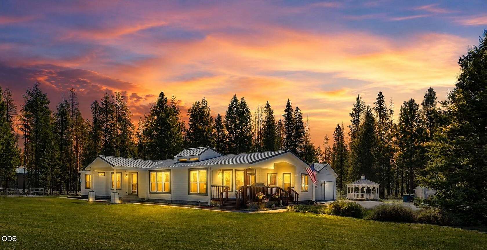 5 Acres of Land with Home for Sale in La Pine, Oregon