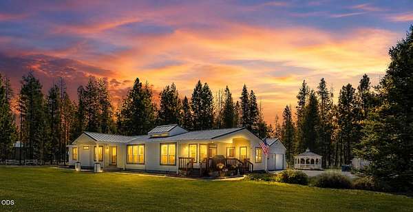 5 Acres of Land with Home for Sale in La Pine, Oregon