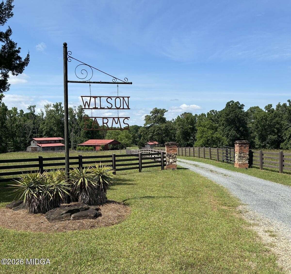 283 Acres of Land with Home for Sale in Forsyth, Georgia