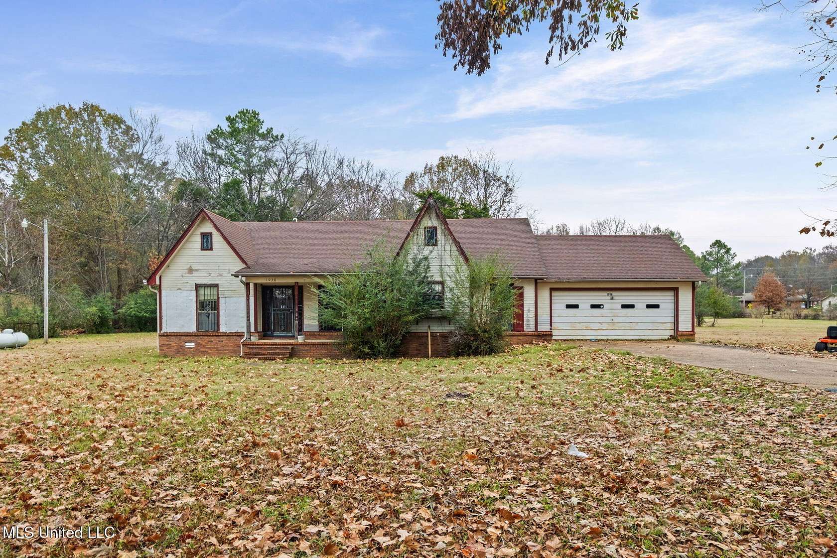 10 Acres of Land with Home for Sale in Hernando, Mississippi