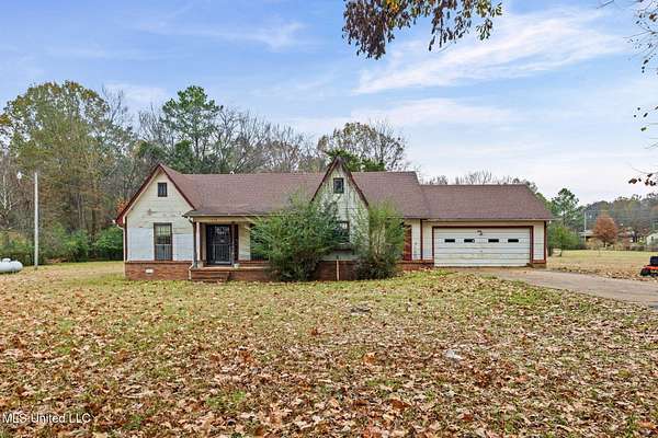 10 Acres of Land with Home for Sale in Hernando, Mississippi