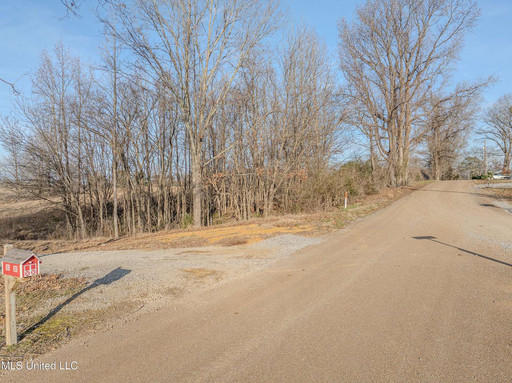 10 Acres of Land for Sale in Hernando, Mississippi