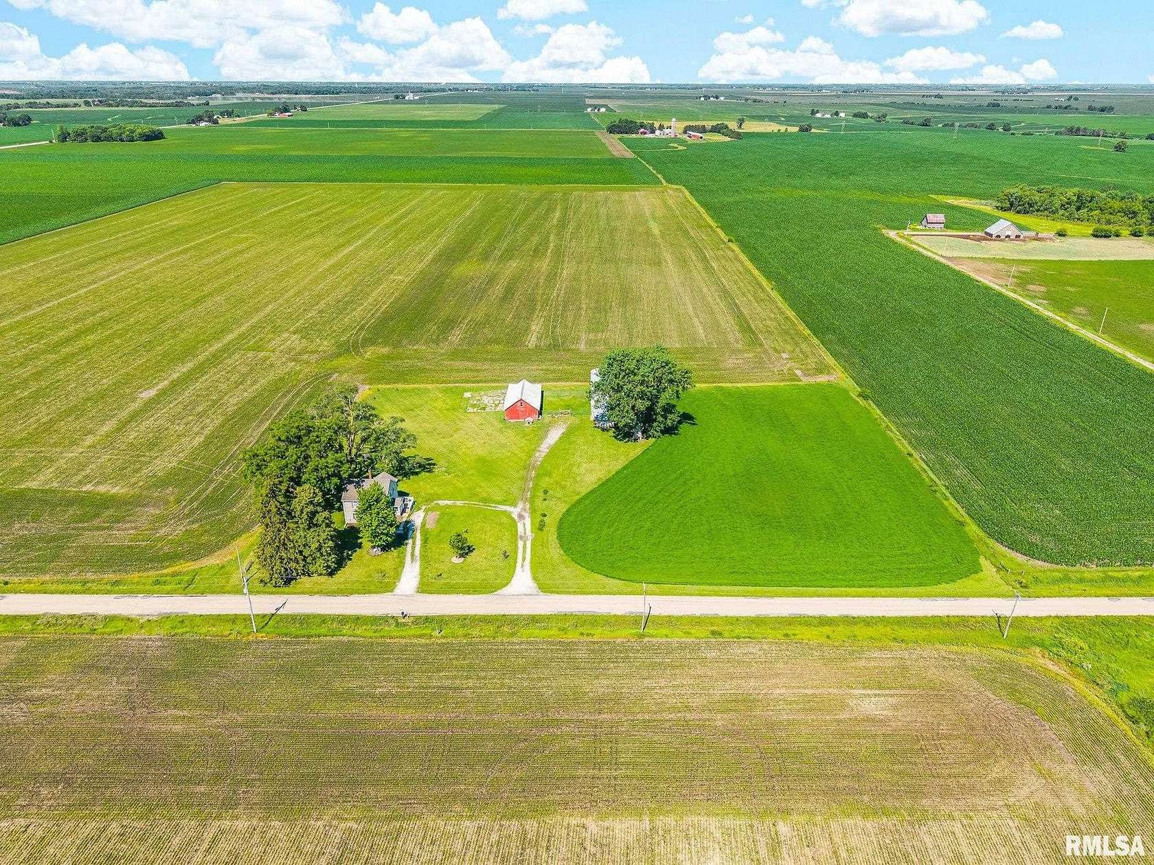 4 Acres of Land with Home for Sale in Oneida, Illinois