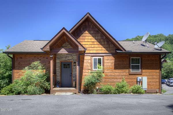 40 Acres of Recreational Land with Home for Sale in Sevierville, Tennessee