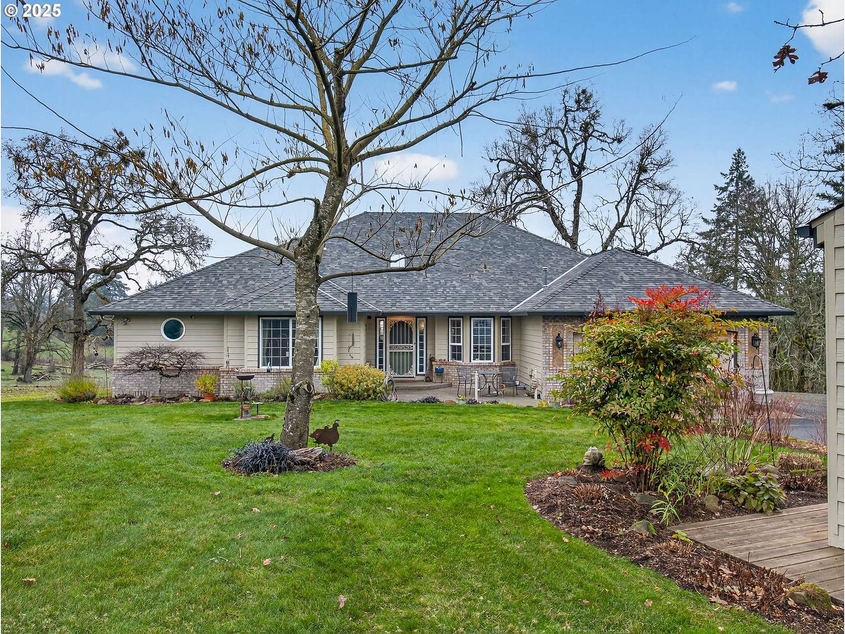 15 Acres of Land with Home for Sale in Molalla, Oregon