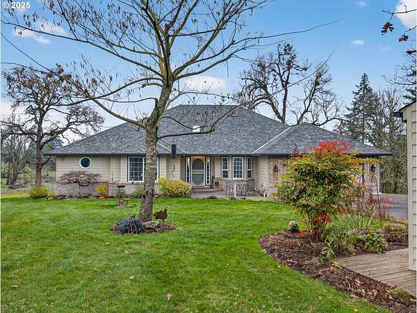 15 Acres of Land with Home for Sale in Molalla, Oregon