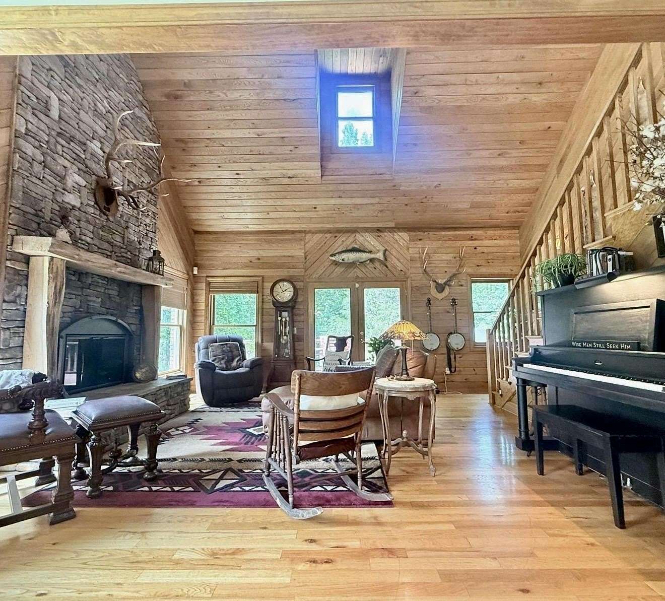 5 Acres of Land with Home for Sale in Florence, Alabama