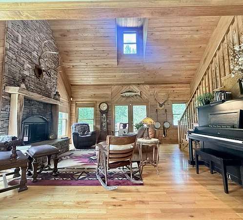 5 Acres of Land with Home for Sale in Florence, Alabama