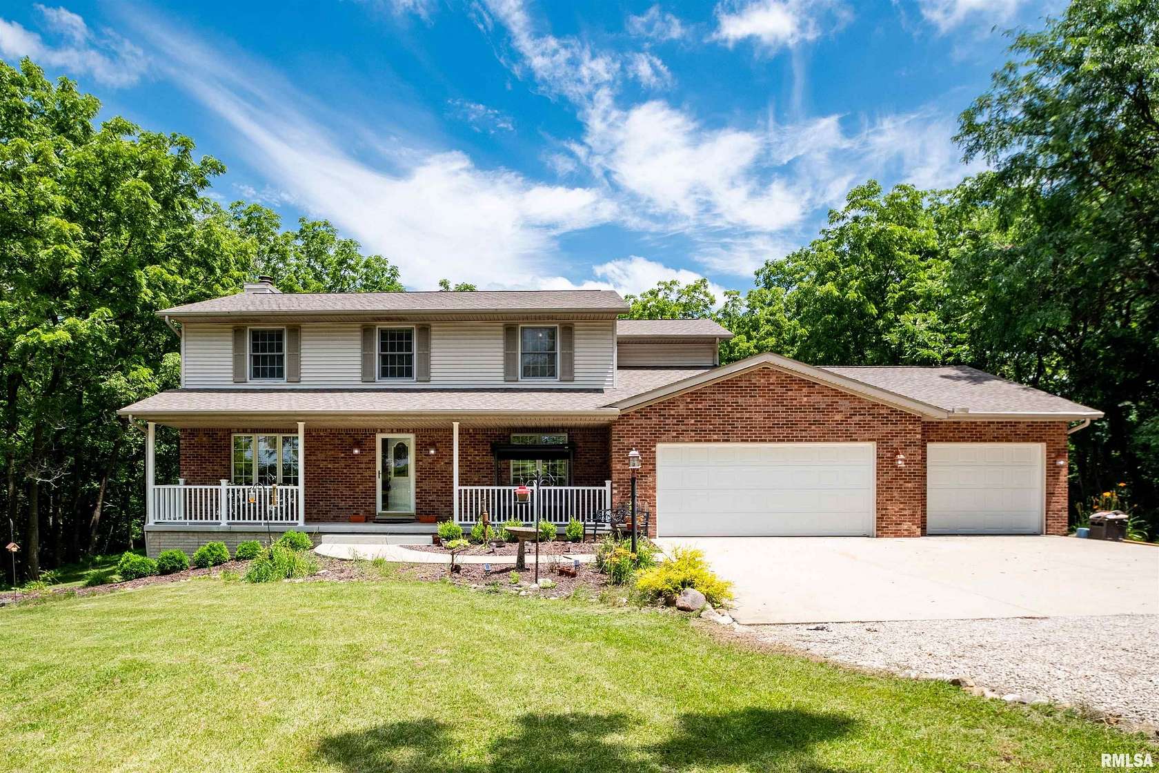 2.82 Acres of Land with Home for Sale in Germantown Hills, Illinois