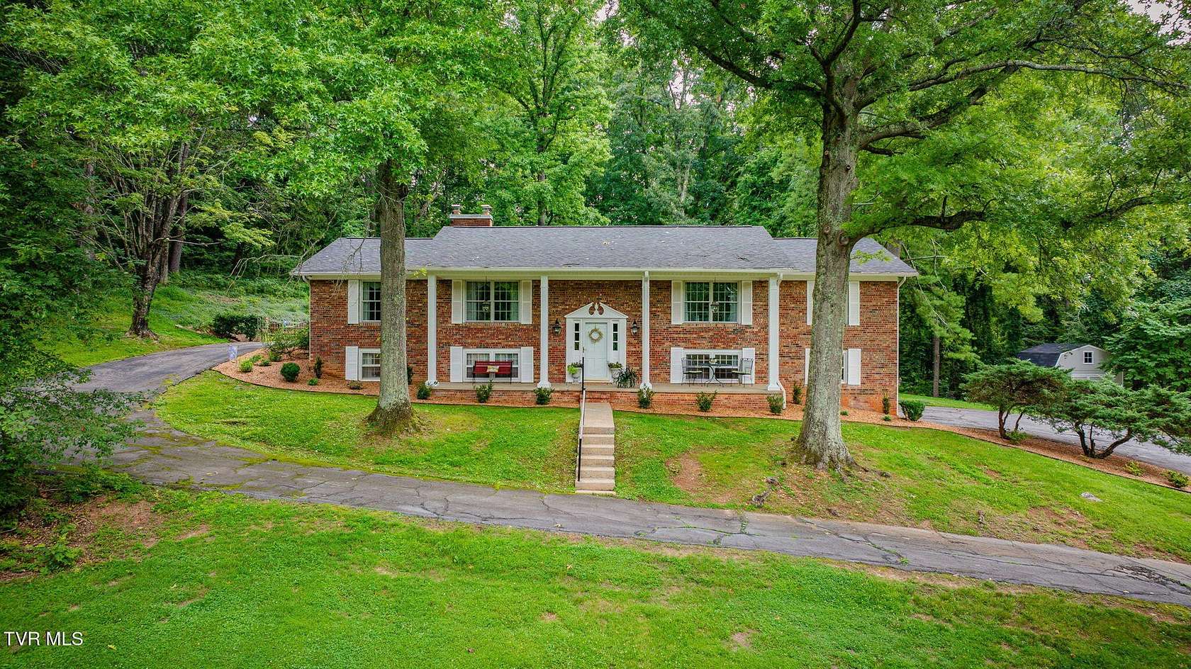 3.1 Acres of Land with Home for Sale in Kingsport, Tennessee