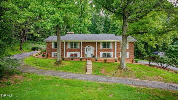 3.1 Acres of Land with Home for Sale in Kingsport, Tennessee