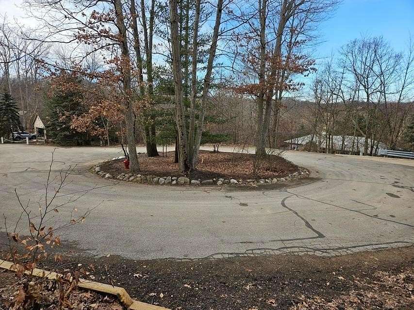 0.98 Acres of Land for Sale in Bridgman, Michigan