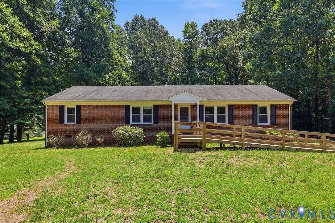 1.5 Acres of Land with Home for Sale in New Kent, Virginia