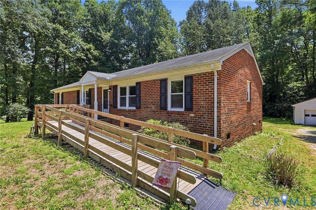 1.5 Acres of Land with Home for Sale in New Kent, Virginia