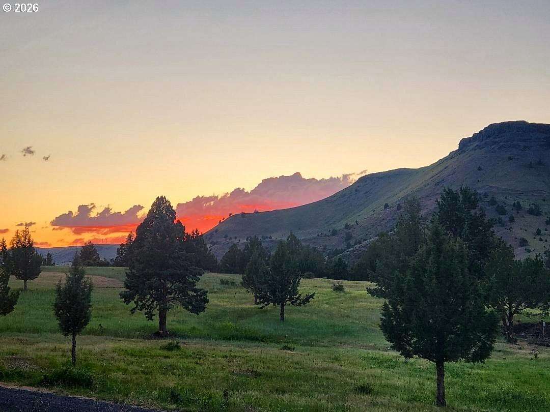 9 Acres of Residential Land for Sale in John Day, Oregon