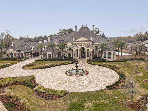 6 Acres of Land with Home for Sale in Baton Rouge, Louisiana