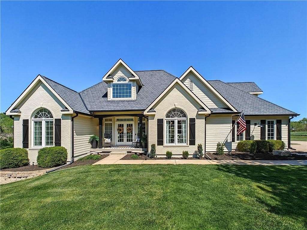 10 Acres of Land with Home for Sale in Olathe, Kansas