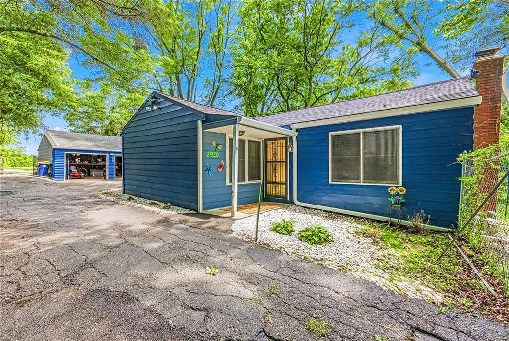 2 Acres of Land with Home for Sale in Kansas City, Missouri