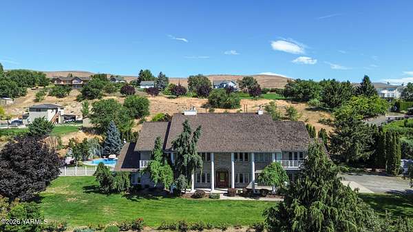 4 Acres of Land with Home for Sale in Yakima, Washington