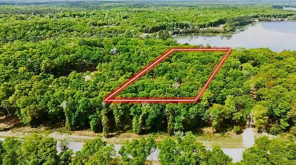 0.98 Acres of Residential Land for Sale in DeFuniak Springs, Florida