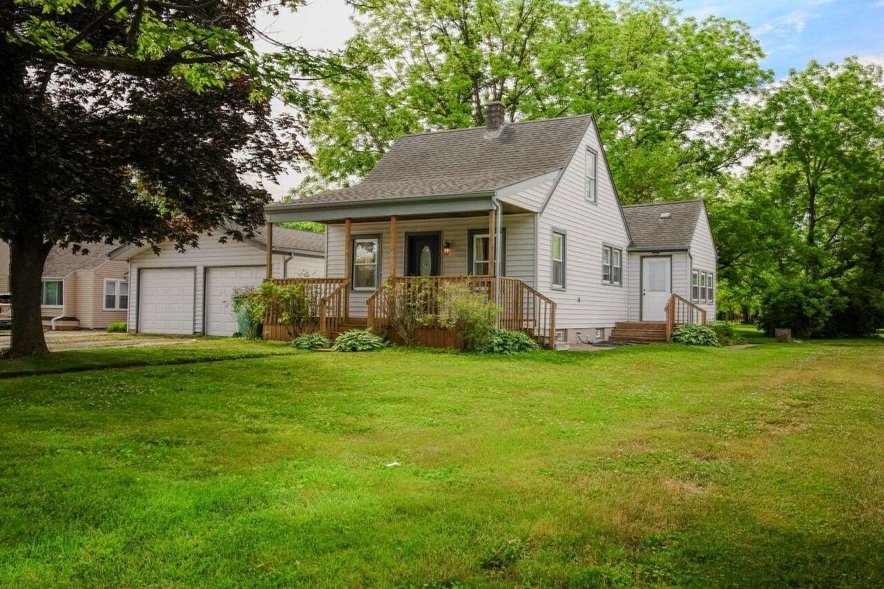 4.3 Acres of Land with Home for Sale in Merrillville, Indiana