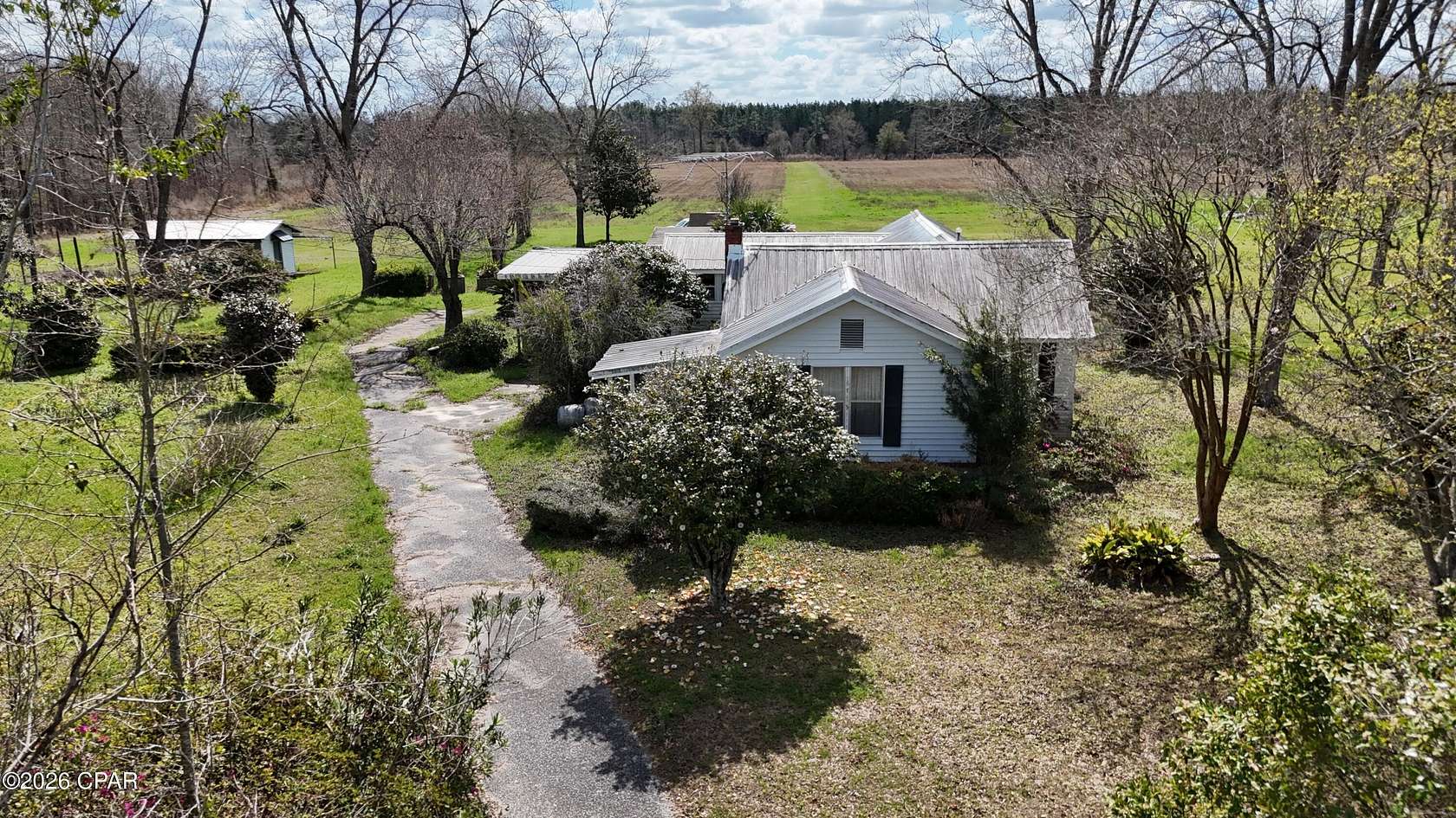 33.3 Acres of Agricultural Land with Home for Sale in Grand Ridge, Florida