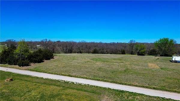 1 Acre of Residential Land for Sale in Mound City, Kansas
